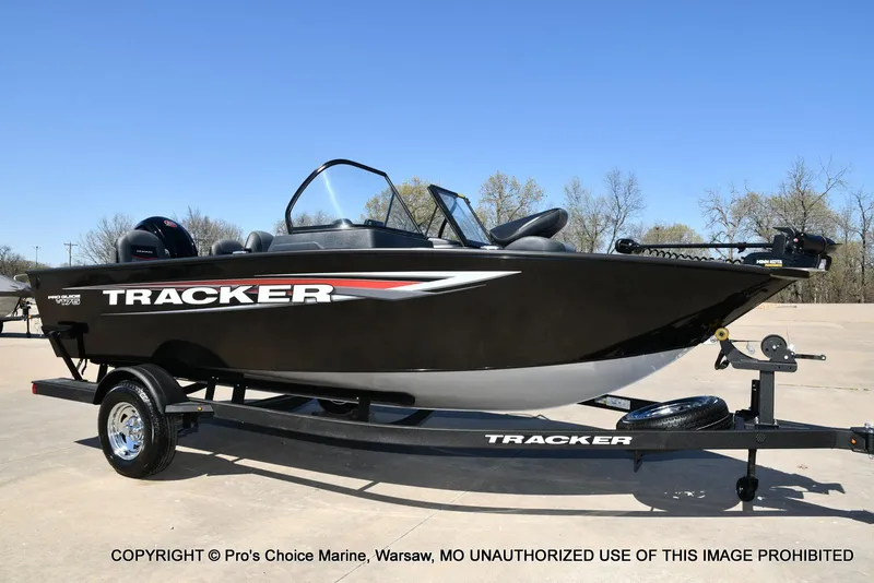 Slide: The Image of Tracker Pro Guide V-175 Combo 2025 - 85