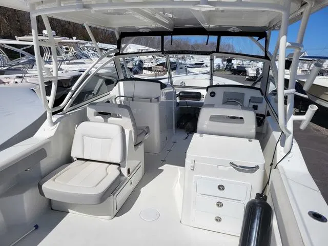 Slide: The Image of Parker Marine 2540 DC 2021 - 5