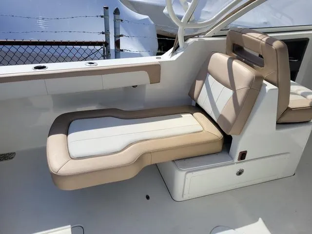 Slide: The Image of Parker Marine 2540 DC 2019 - 12