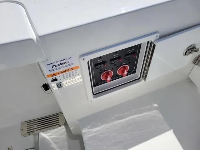 Slide: The Image of Parker Marine 2900 Center Console 2025 - 14