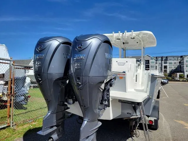 Slide: The Image of Parker Marine 2900 Center Console 2025 - 4