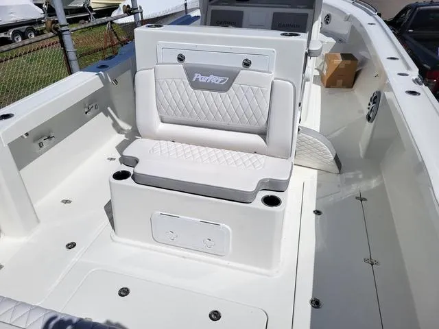 Slide: The Image of Parker Marine 2900 Center Console 2025 - 9