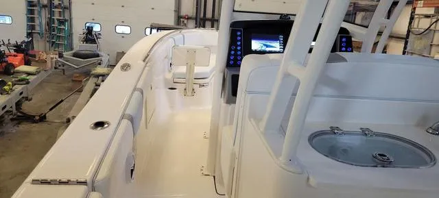 Slide: The Image of Robalo r272 2020 - 16