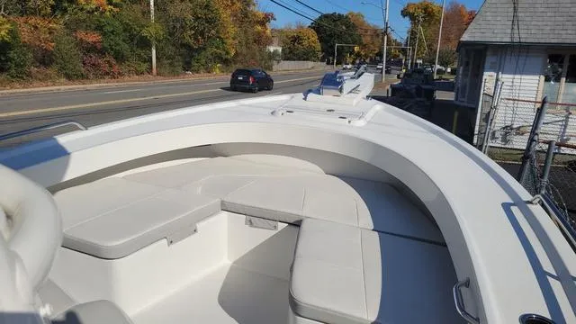 Slide: The Image of Parker Marine 2501 Center Console 2022 - 13