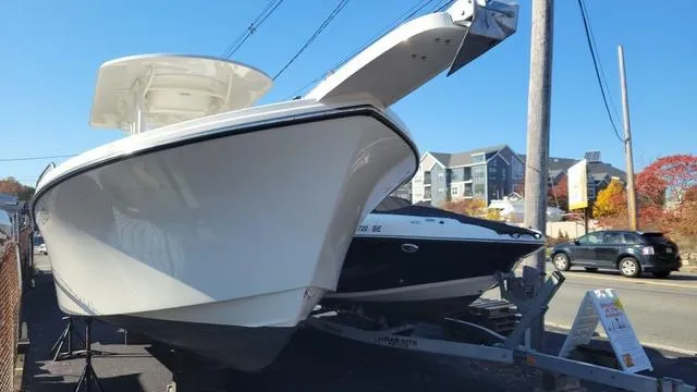 Slide: The Image of Parker Marine 2501 Center Console 2022 - 4