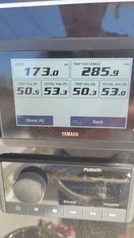 Slide: The Image of Parker Marine 2501 Center Console 2022 - 5