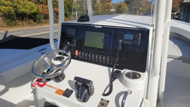 Slide: The Image of Parker Marine 2501 Center Console 2022 - 6