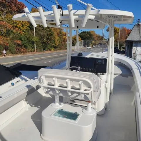 Slide: The Image of Parker Marine 2501 Center Console 2022 - 8
