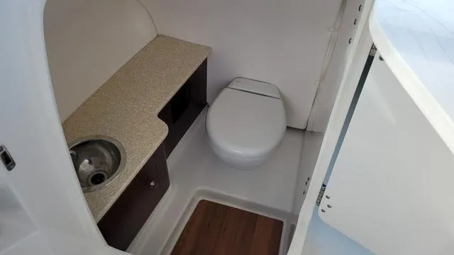 Slide: The Image of Robalo R247 Dual Console 2018 - 6