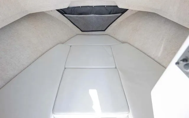 Slide: The Image of Parker Marine 2520 XLD Sport Cabin 2025 - 3