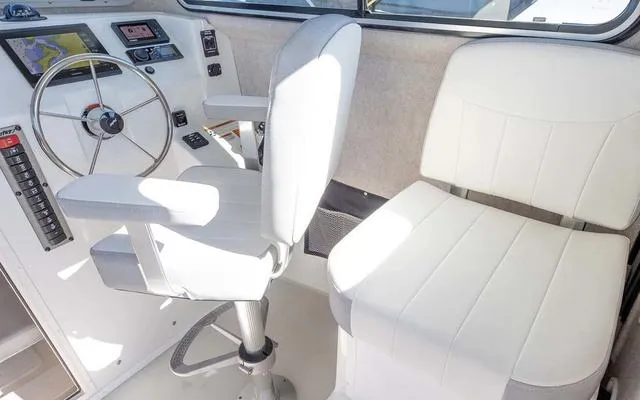 Slide: The Image of Parker Marine 2520 XLD Sport Cabin 2025 - 5