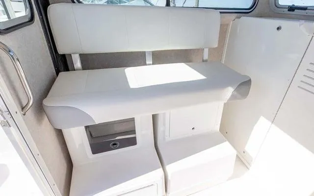 Slide: The Image of Parker Marine 2520 XLD Sport Cabin 2025 - 7