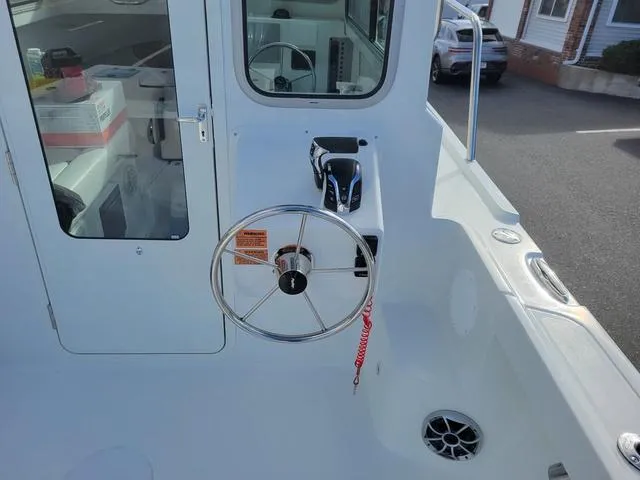 Slide: The Image of Parker Marine 2420 Sport Cabin 2024 - 10