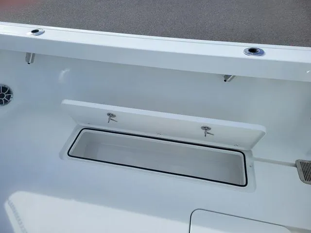 Slide: The Image of Parker Marine 2420 Sport Cabin 2024 - 6