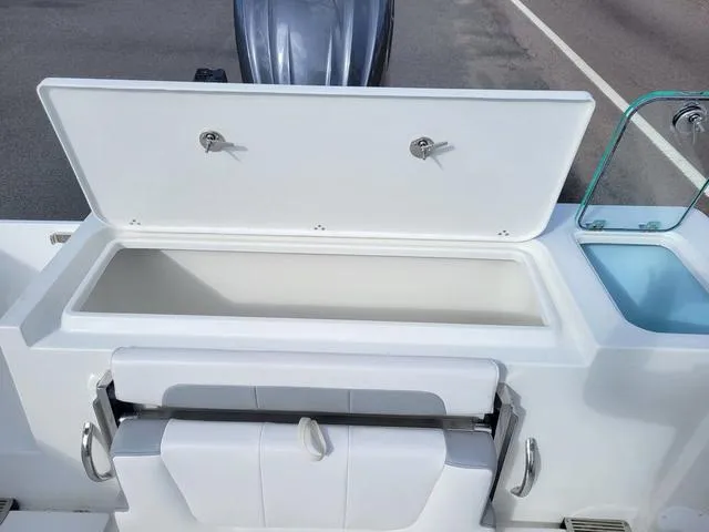 Slide: The Image of Parker Marine 2420 Sport Cabin 2024 - 8