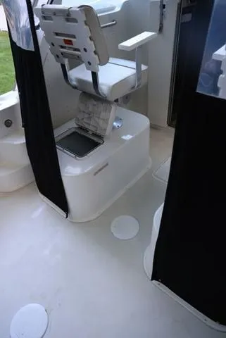 Slide: The Image of Parker Marine 2510 XLD Walkaround 2015 - 4