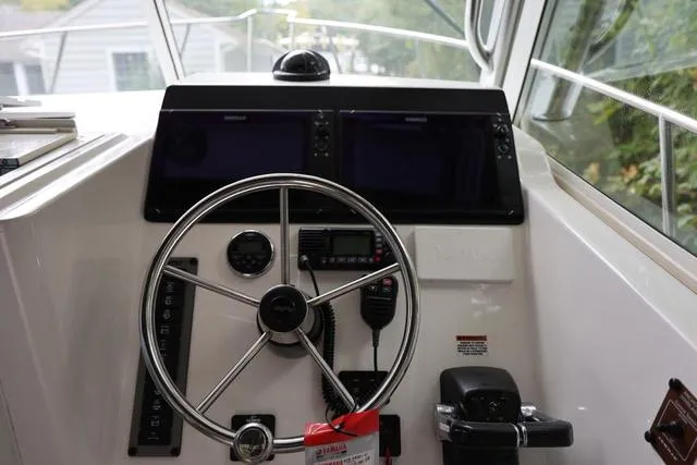 Slide: The Image of Parker Marine 2510 XLD Walkaround 2015 - 5