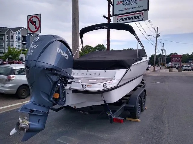 Slide: The Image of Four Winns H4C Horizon 2022 - 2