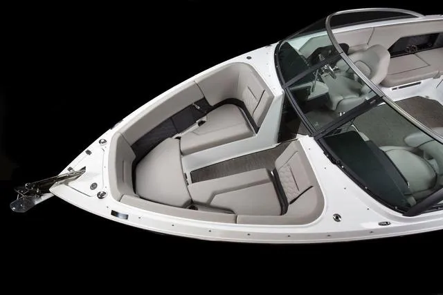 Slide: The Image of Four Winns H4C Horizon 2022 - 7