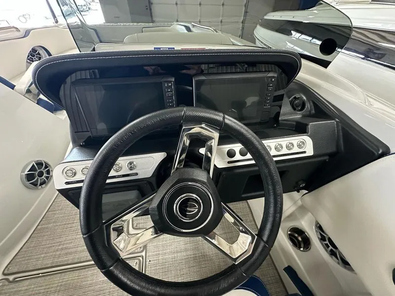 Slide: The Image of Crownline Boats Eclipse E230 XS 2024 - 13