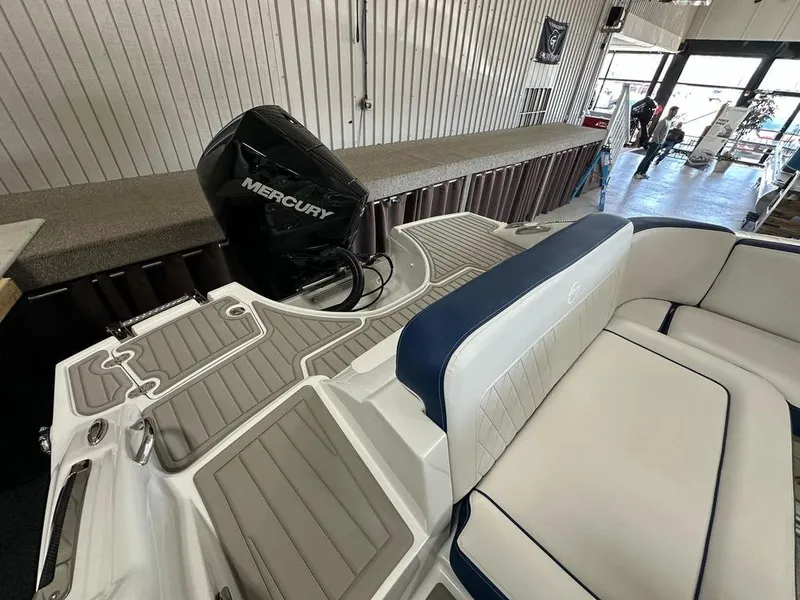 Slide: The Image of Crownline Boats Eclipse E230 XS 2024 - 14