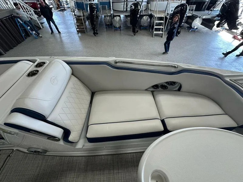 Slide: The Image of Crownline Boats Eclipse E230 XS 2024 - 5