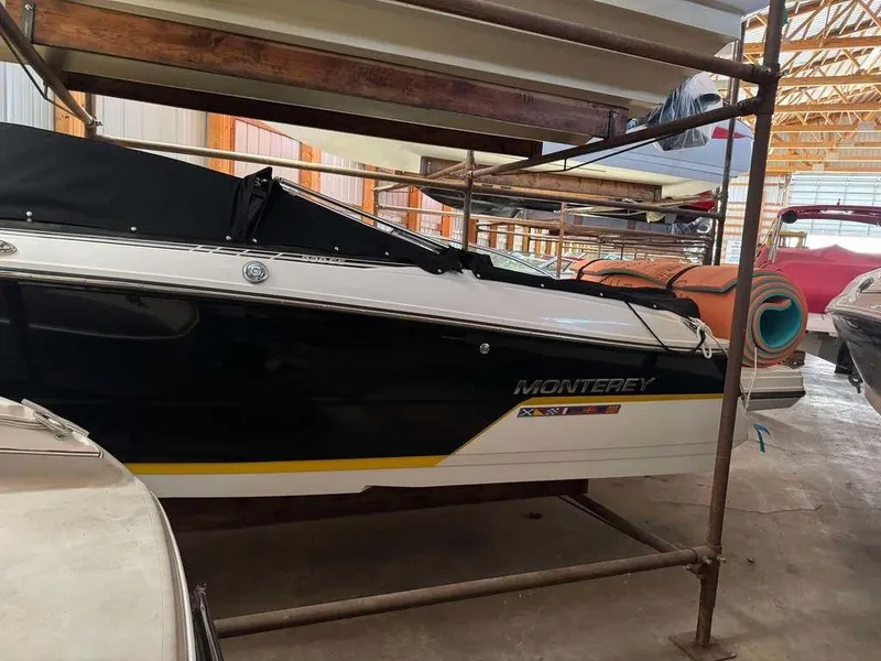 Slide: The Image of Monterey 238SS 2017 - 1