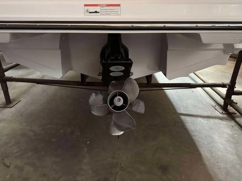 Slide: The Image of Monterey 238SS 2017 - 3