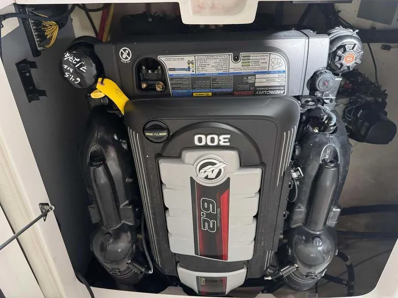 Slide: The Image of Monterey 238SS 2017 - 4