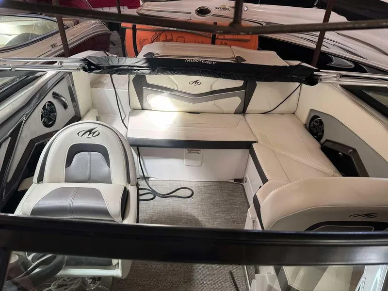 Slide: The Image of Monterey 238SS 2017 - 7