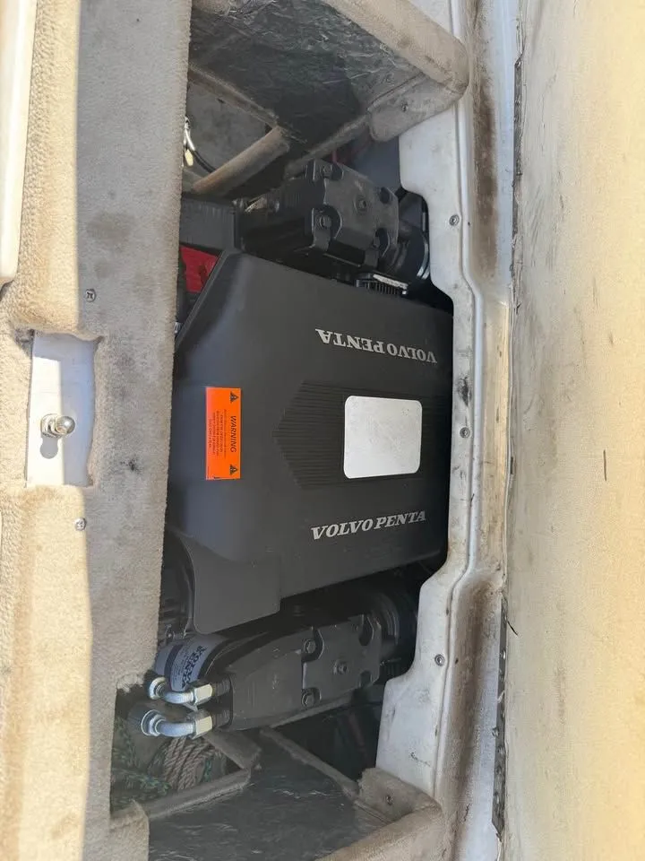 Slide: The Image of Crownline Boats 202 BR 2002 - 4