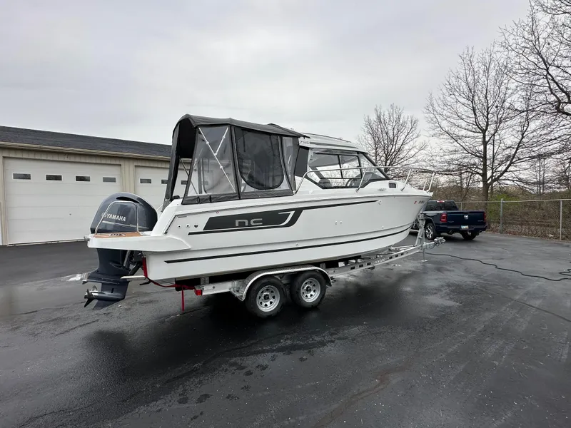 Slide: The Image of Jeanneau NC Weekender 795 Series 2 2022 - 17