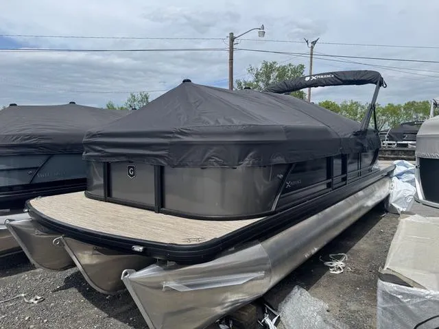 Slide: The Image of Godfrey Sweetwater 2286 SBX Tritoon - 150 Yamaha 2025 - 10