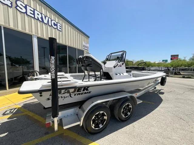 Slide: The Image of Majek 22 XTREME 2025 - 6