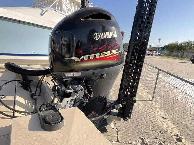 Slide: The Image of Yamaha VMAX outboard motor on G3 BAY20GX boat, 2023 model, docked outdoors. - 5