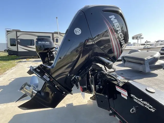 Slide: The Image of 2015 Tracker Pro 175 boat with Mercury and Suzuki outboard motors. - 6