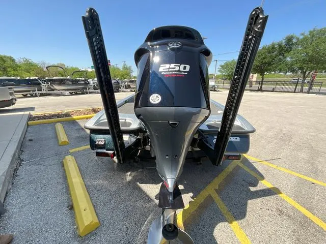 Slide: The Image of Caymas CX21 PRO DC 2021 - 10