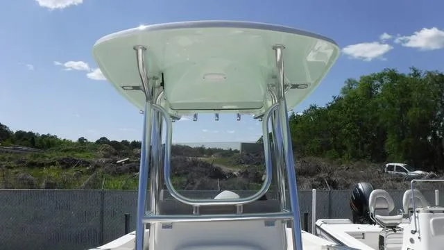 Slide: The Image of Bulls Bay 230 Center Console 2025 - 7