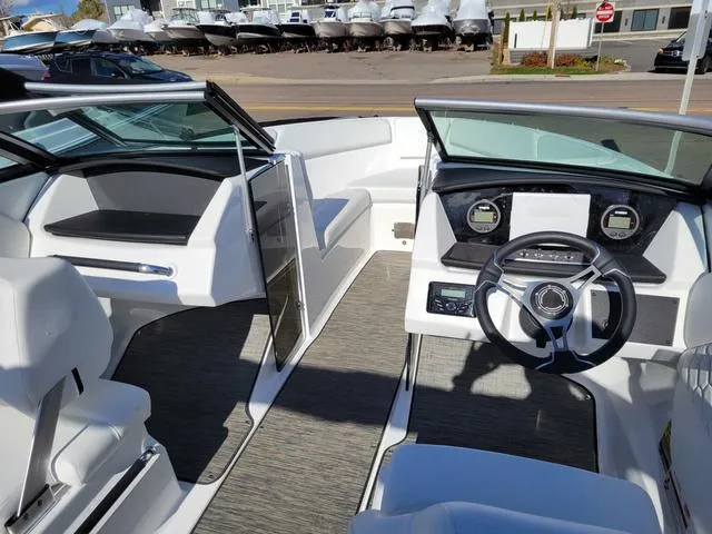 Slide: The Image of Four Winns H1C 2023 - 5