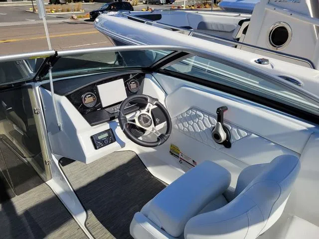 Slide: The Image of Four Winns H1C 2023 - 6