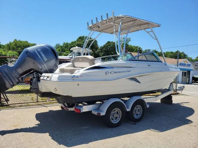 Slide: The Image of Crownline Boats E 215 XS 2019 - 2