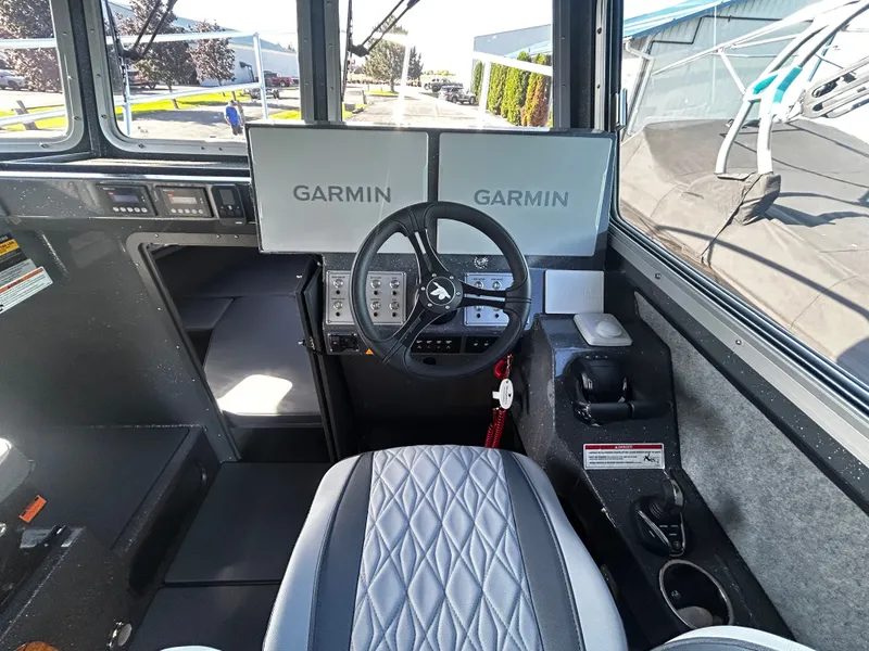 Slide: The Image of Duckworth 30 Offshore XL 2026 - 19