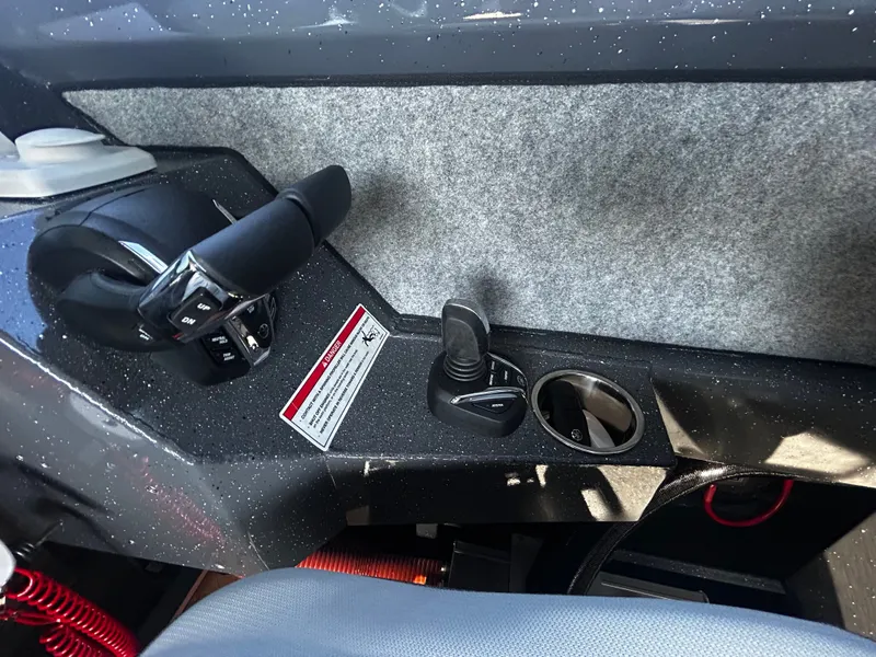 Slide: The Image of Duckworth 30 Offshore XL 2026 - 21