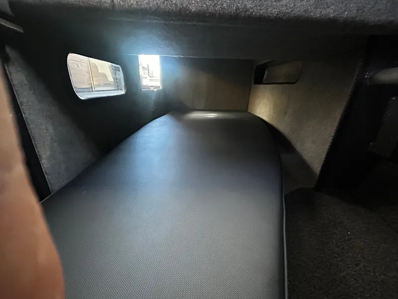 Slide: The Image of Duckworth 30 Offshore XL 2026 - 24