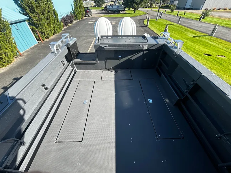 Slide: The Image of Duckworth 30 Offshore XL 2026 - 8