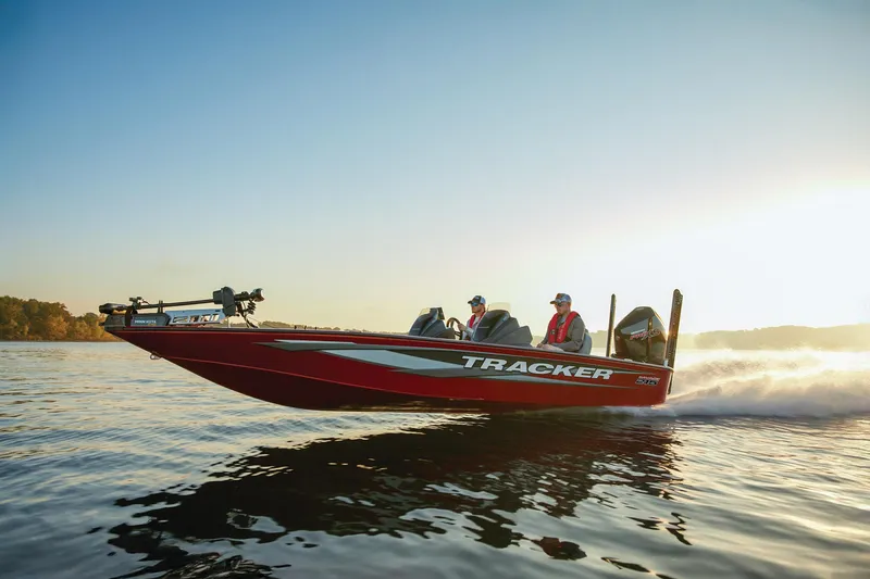 Slide: The Image of Tracker Savage 215 2025 - 82