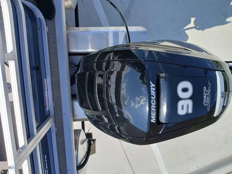 Slide: The Image of 2025 Sun Tracker Fishin' Barge 20 DLX with Mercury 90 CT outboard motor. - 10