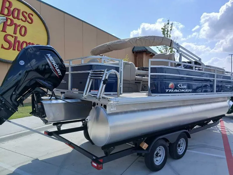 Slide: The Image of 2025 Sun Tracker Fishin' Barge 20 DLX pontoon boat at Bass Pro Shops. - 4