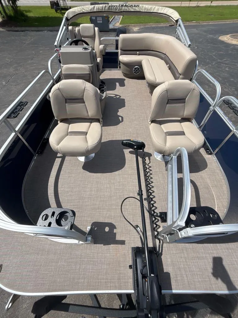 Slide: The Image of Sun Tracker Bass Buggy 16 XL Select 2025 - 65