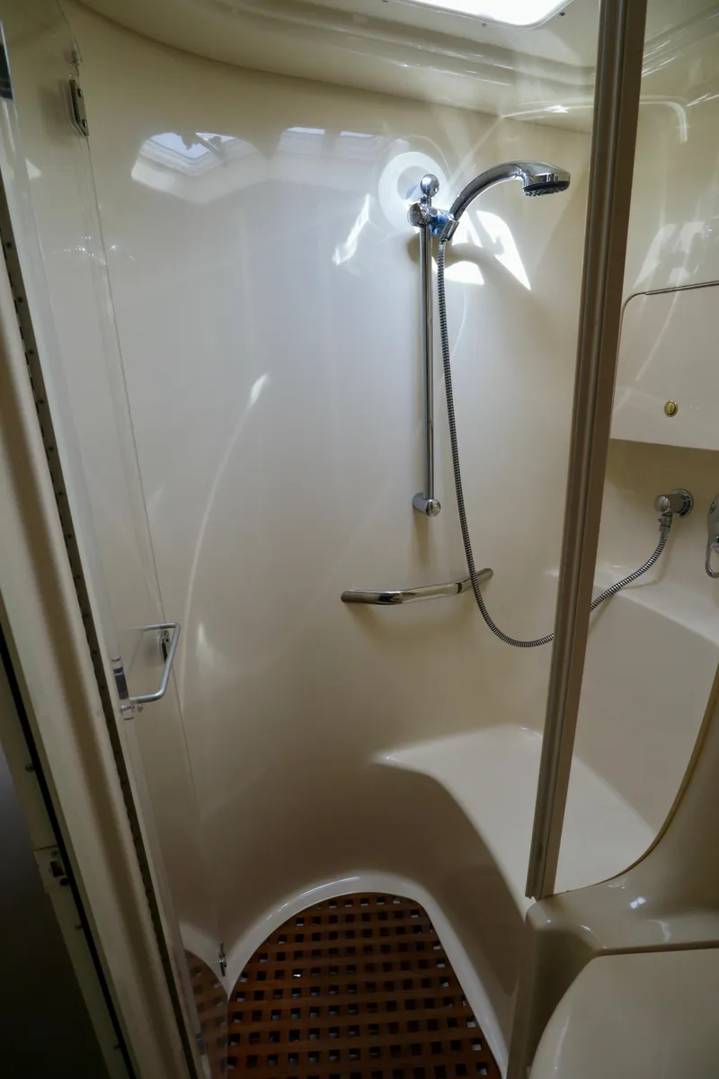 Slide: The Image of Sea Ray 380 Sundancer 2001 - 14